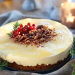 Pepparkakscheesecake med äppelmos och kanderade nötter.