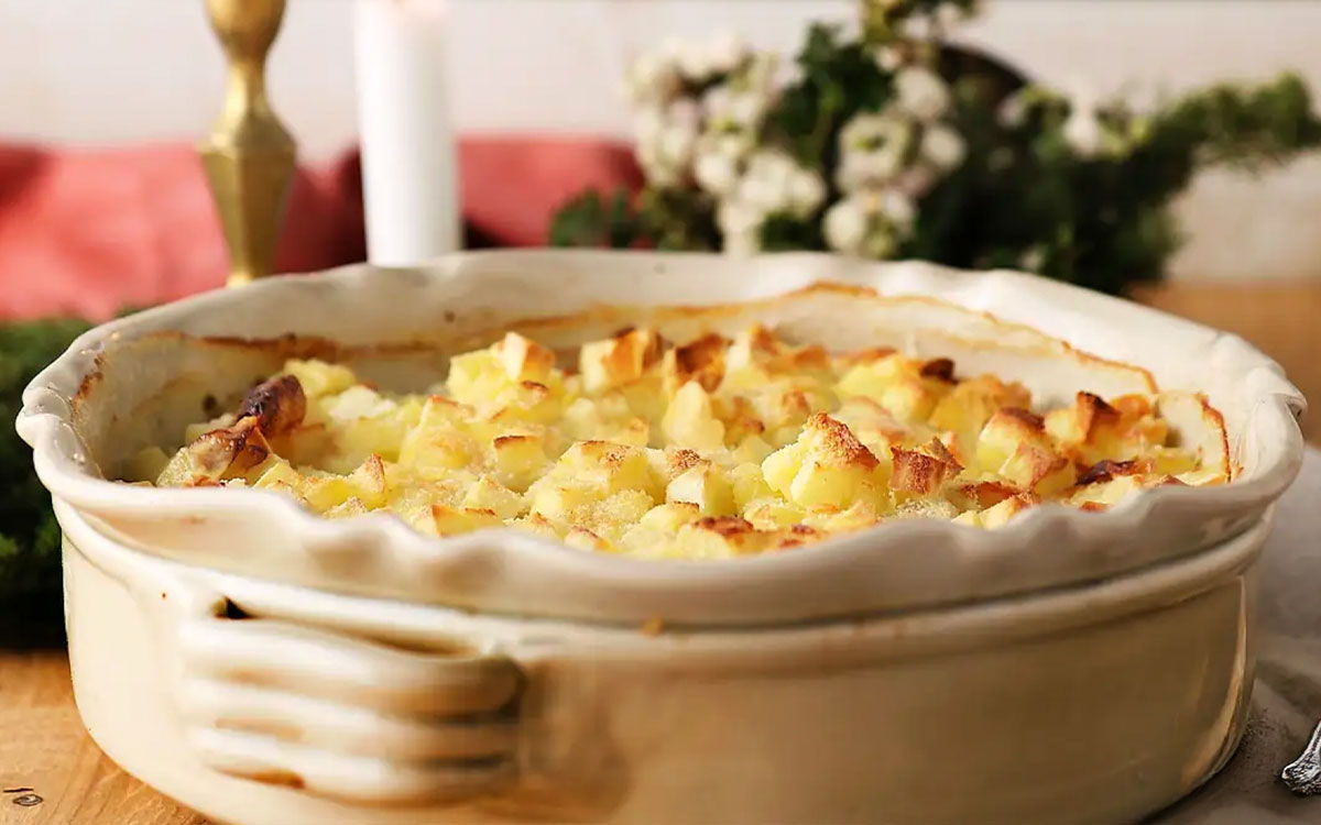 Ugnsform med vegetarisk Janssons frestelse.