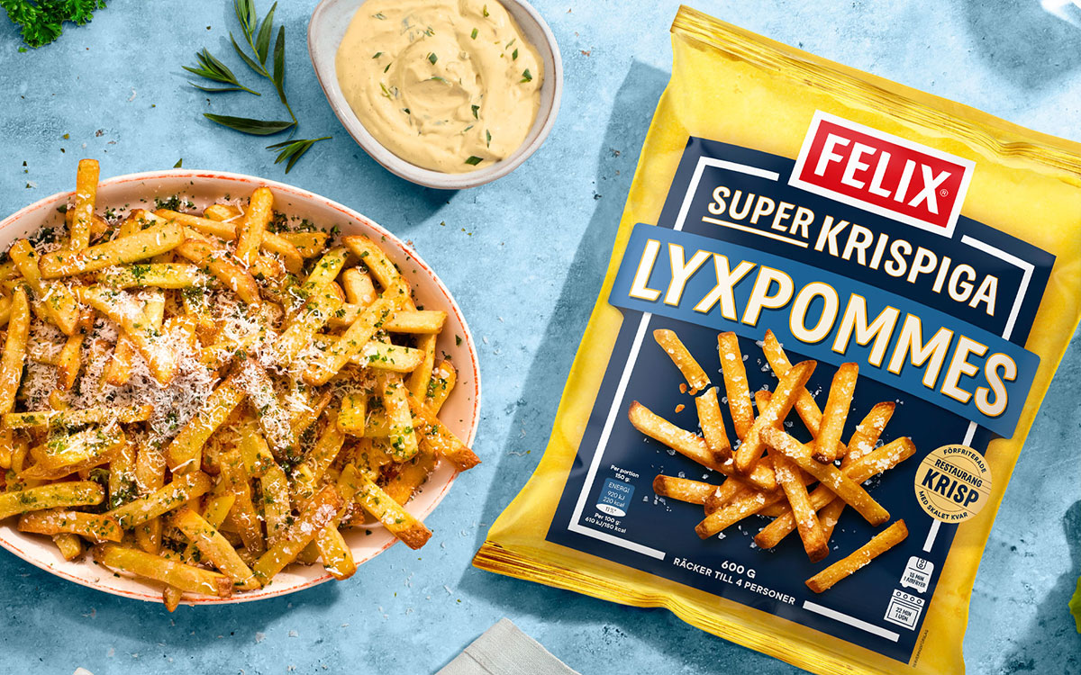 Fat med Felix Lyxpommes, sås och förpackning Felix Lyxpommes.